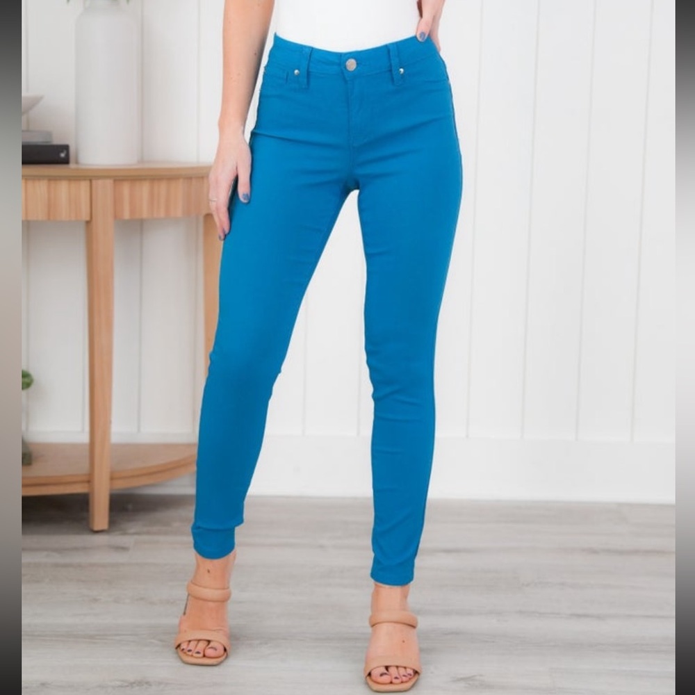 NWT YMI Mid Rise Blue Hyper Stretch Skinny Jeans size small